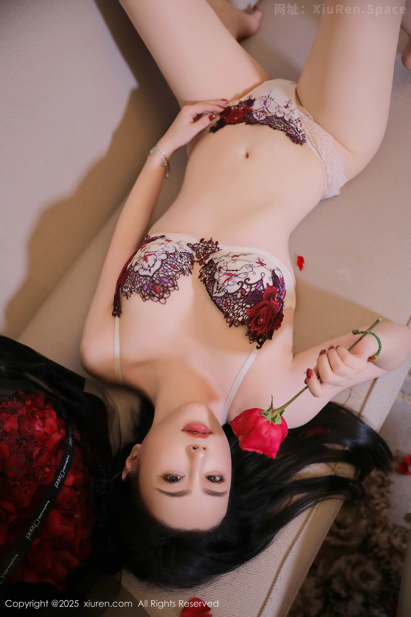 图片[4]-[XiuRen秀人网] VOL.9963 模特乔娜娜性感白色薄纱露黑白比基尼秀凹凸有致身材诱惑写真48P-秀人网官方网站